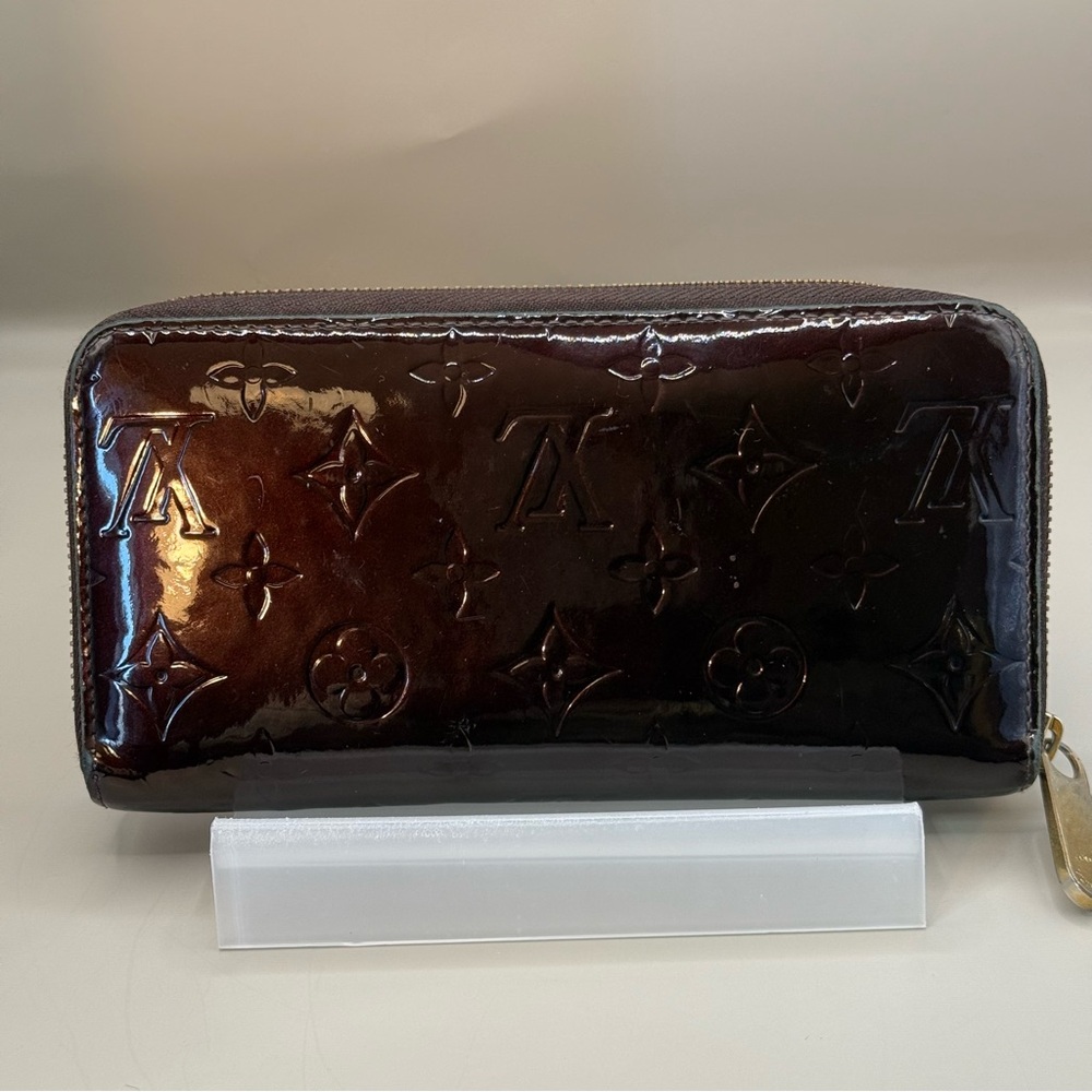 AUTHENTIC AMARANTI ( PURPLE) Vernice ZIPPY WALLET - Picture 2 of 16